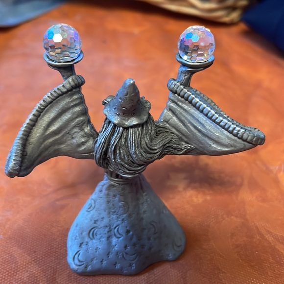 Vintage pewter Wizard with crystal balls - Picture 2 of 3